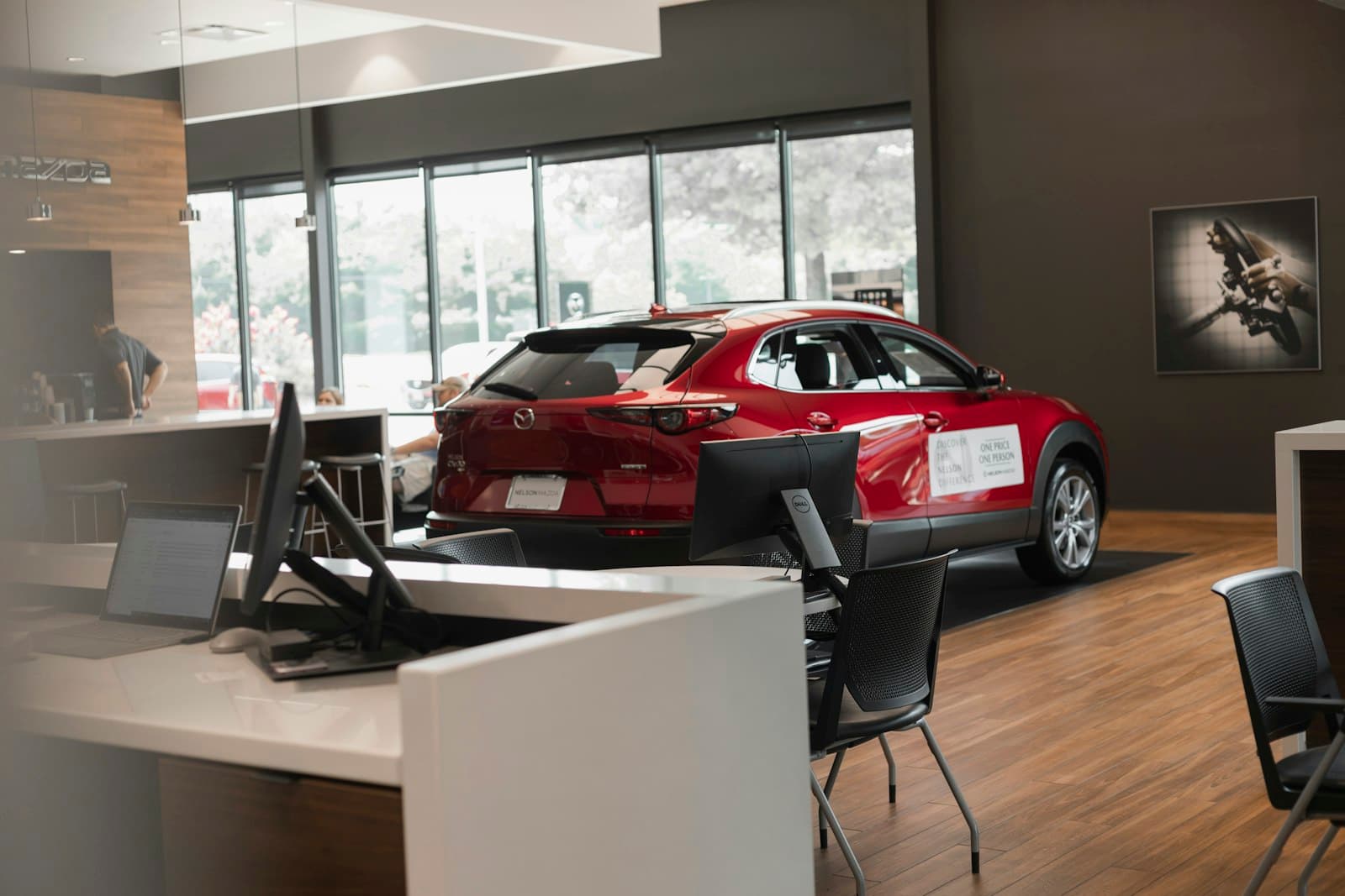 Showroom da Nilpercar Veículos com seminovos selecionados